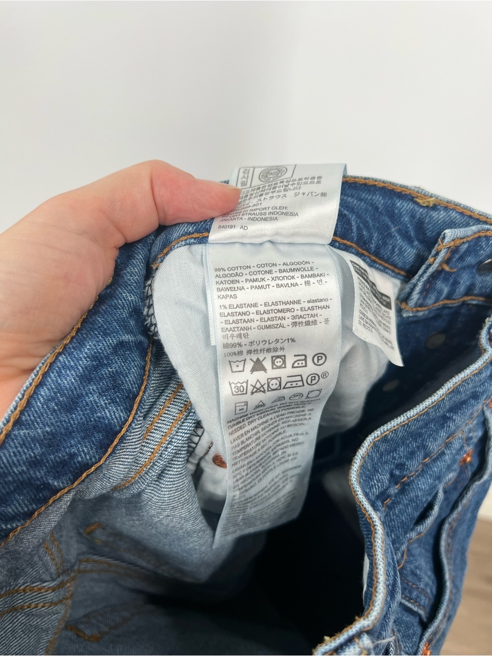 Levi’s Ribcage Straight Button Fly Jeans High Rise - Picture 7 of 8